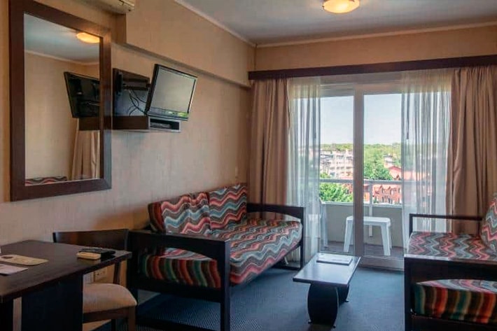 Suite estándar vista a la Piscina. de Hotel Marcin
